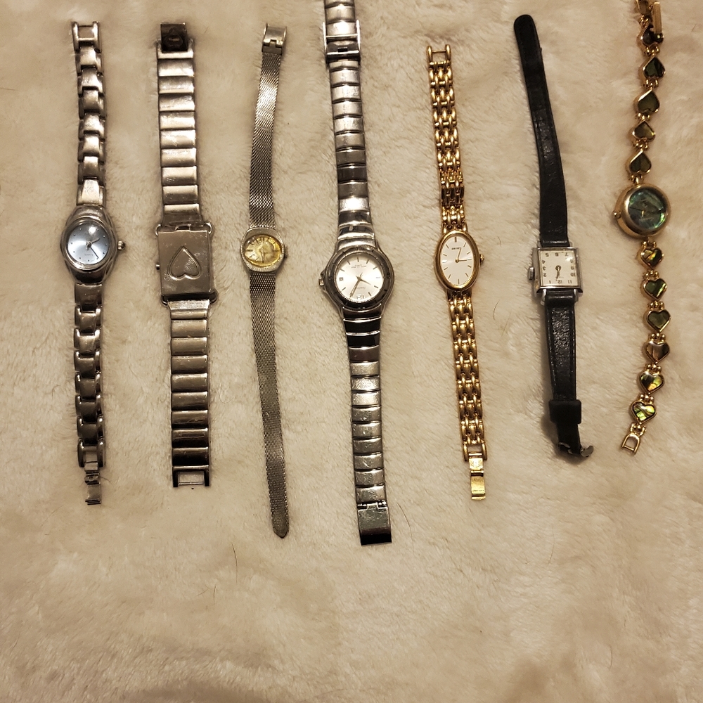 A female watch lot